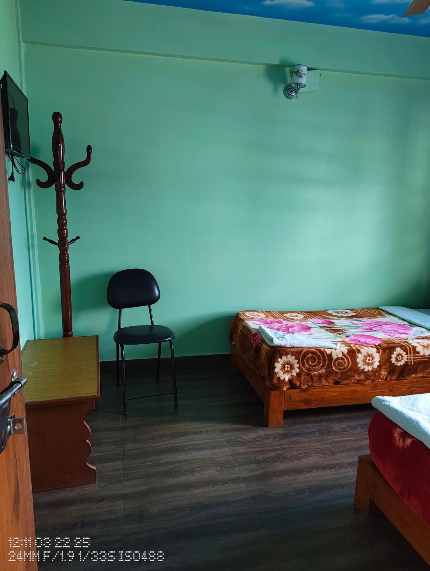 Harry Guest House & Restaurant Pokhara Eksteriør bilde